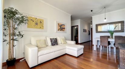 Apartment T2 in Caniço of 99 m²