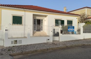 House T3 in Santarém (Marvila), Santa Iria Da Ribeira De Santarém, Santarém (São Salvador) E Santarém (São Nicolau) of 235 m²