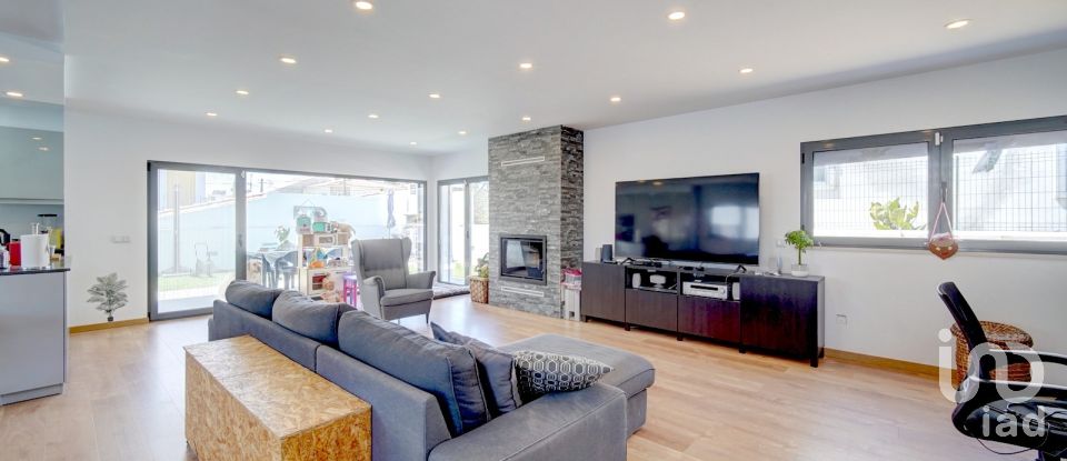 Maison T4 à Amora de 327 m²