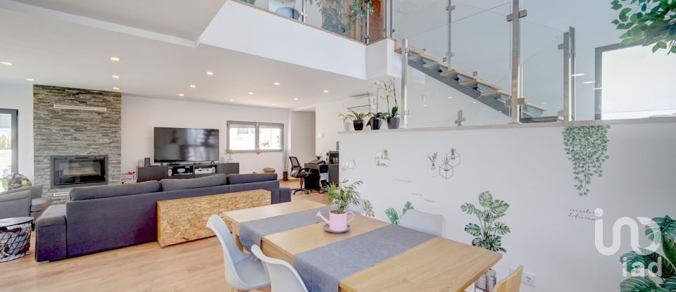 Maison T4 à Amora de 327 m²