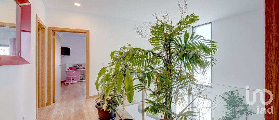 Maison T4 à Amora de 327 m²