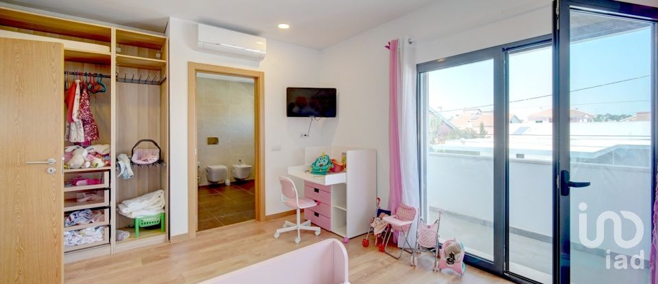 Maison T4 à Amora de 327 m²