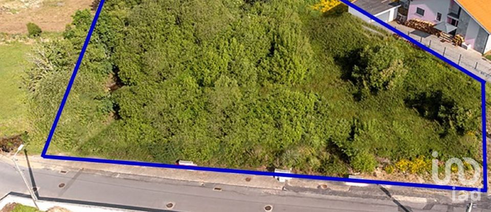 Terreno urbano em Campos e Vila Meã de 406 m²