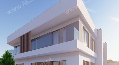 Maison traditionnelle T5 à Fernão Ferro de 143 m²