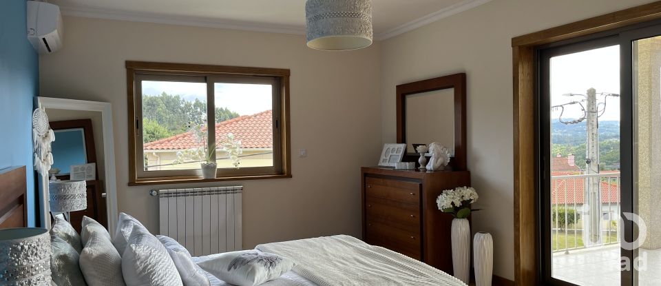 Casa T4 em Arcos de Valdevez (São Paio) e Giela de 290 m²