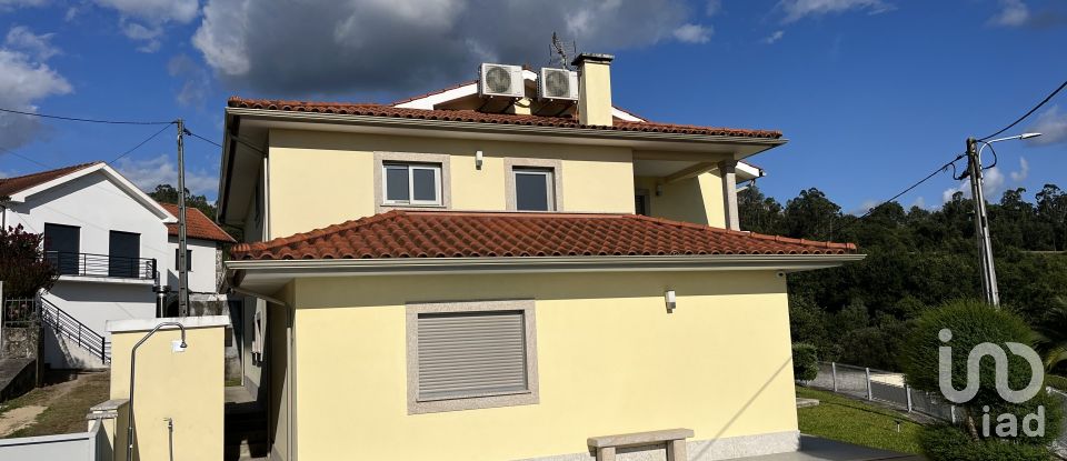 Casa T4 em Arcos de Valdevez (São Paio) e Giela de 290 m²