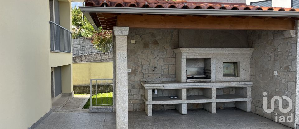 Casa T4 em Arcos de Valdevez (São Paio) e Giela de 290 m²