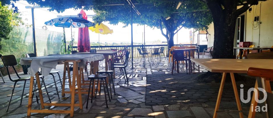 Boutique/Local commercial à Moimenta de Maceira Dão e Lobelhe do Mato de 215 m²