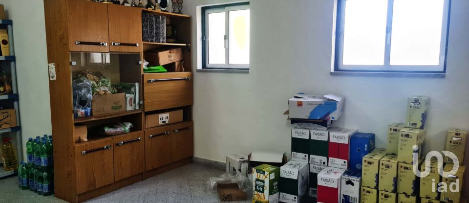 Boutique/Local commercial à Moimenta de Maceira Dão e Lobelhe do Mato de 215 m²