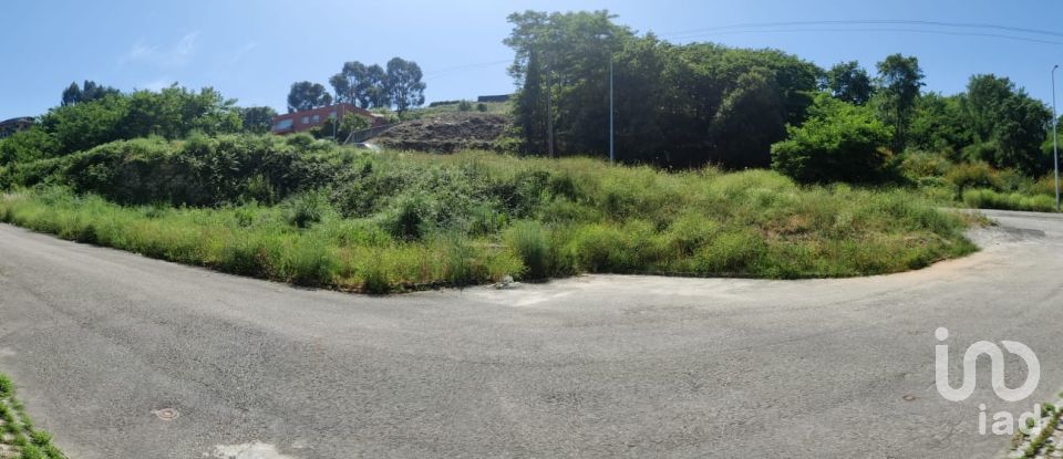 Terrain à bâtir à Oliveira do Douro de 740 m²
