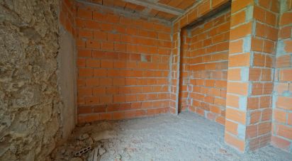 Maison T3 à Forjães de 325 m²