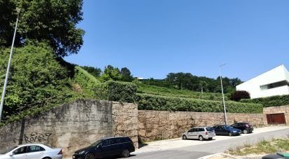 Building land in Oliveira do Douro of 1,056 m²