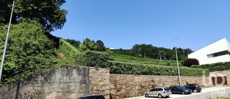 Terreno para construção em Oliveira do Douro de 1 056 m²