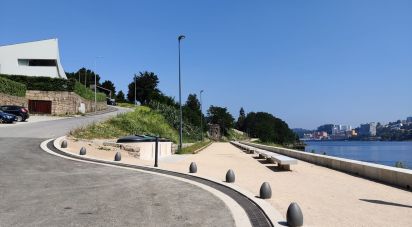 Building plot in Oliveira do Douro of 1,056 m²