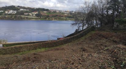 Building plot in Oliveira do Douro of 1,056 m²
