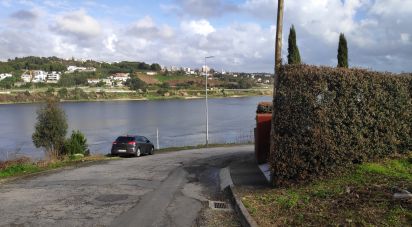 Building plot in Oliveira do Douro of 840 m²