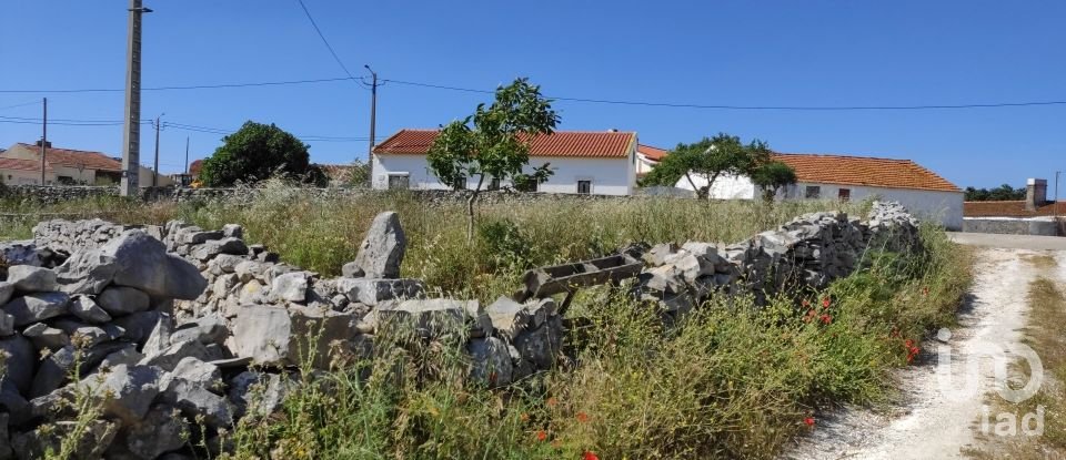 Land in Arrimal e Mendiga of 1,130 m²