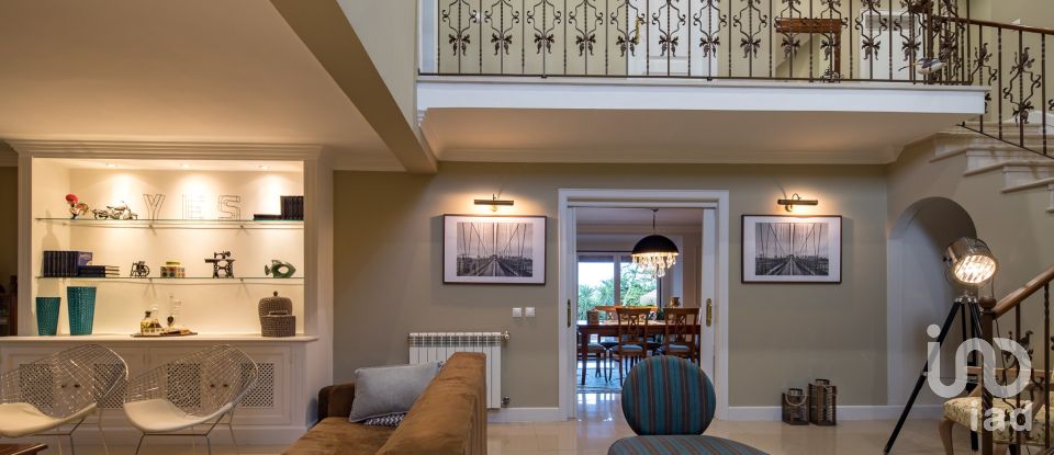 Moradia T5 em Romeira e Várzea de 237 m²