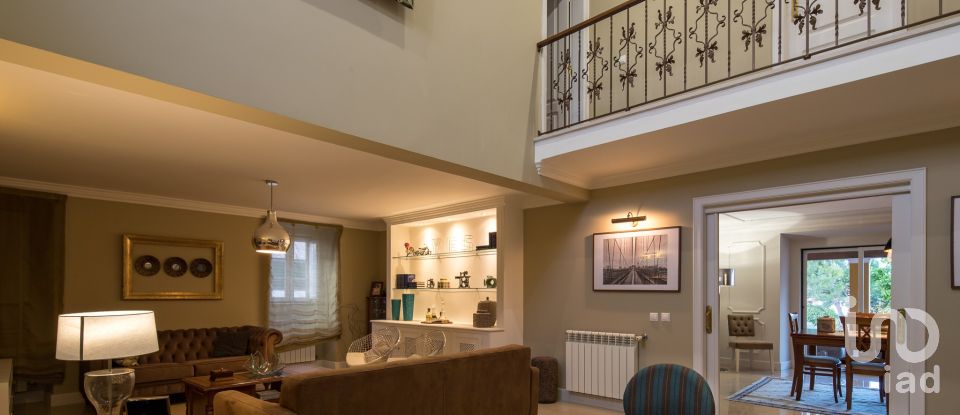 Moradia T5 em Romeira e Várzea de 237 m²