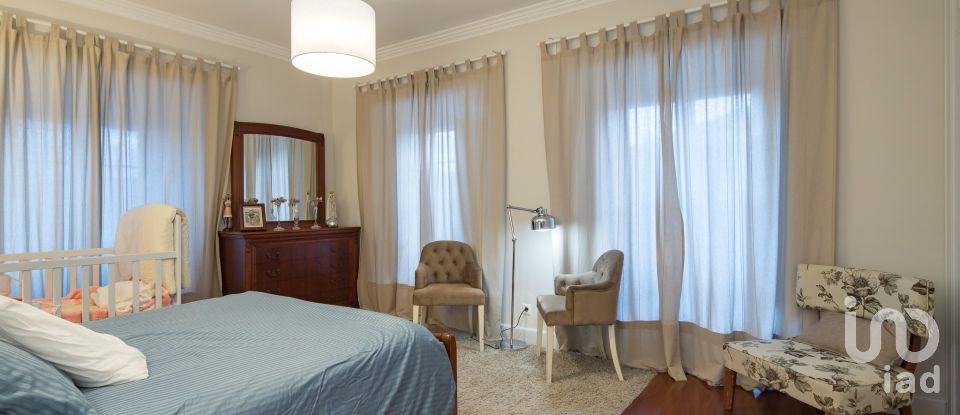 Moradia T5 em Romeira e Várzea de 237 m²