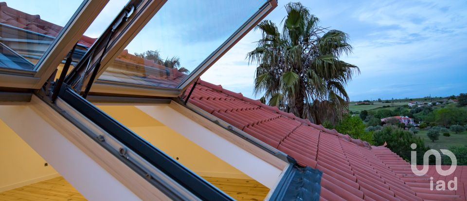 Moradia T5 em Romeira e Várzea de 237 m²