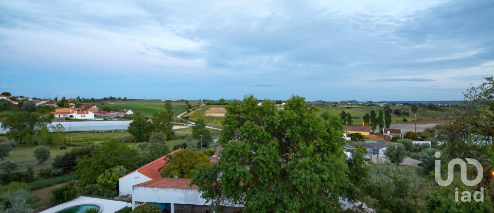 House T5 in Romeira e Várzea of 237 m²