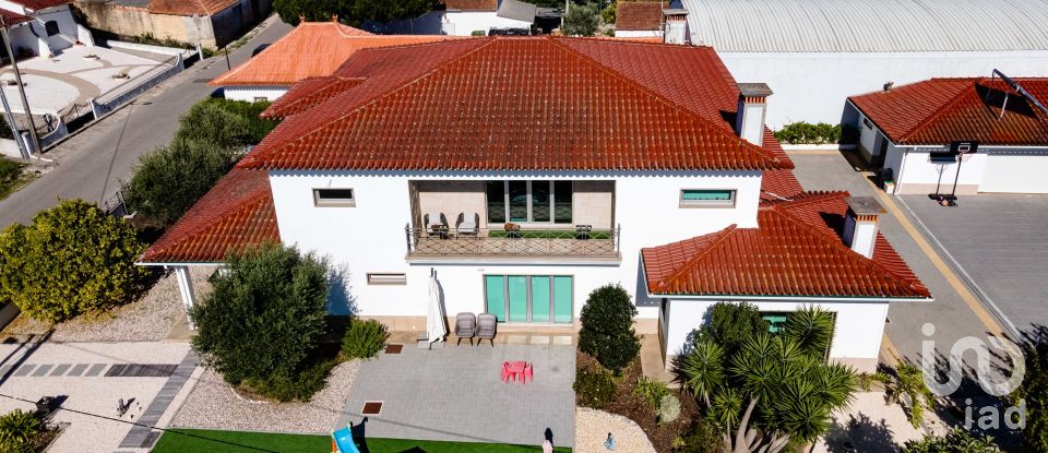 Habitação T5 em Covões e Camarneira de 529 m²
