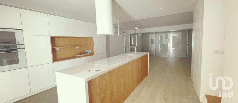 Casa T3 em Laranjeiro e Feijó de 161 m²