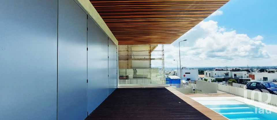 Casa T3 em Laranjeiro e Feijó de 161 m²