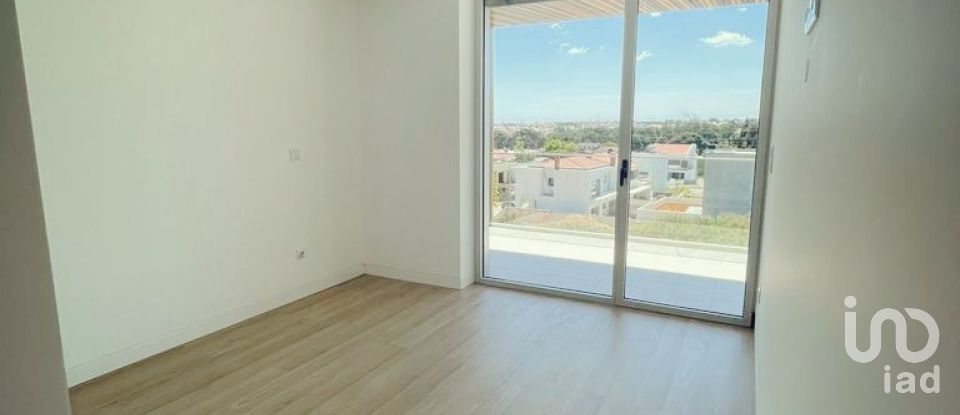 Casa T3 em Laranjeiro e Feijó de 161 m²