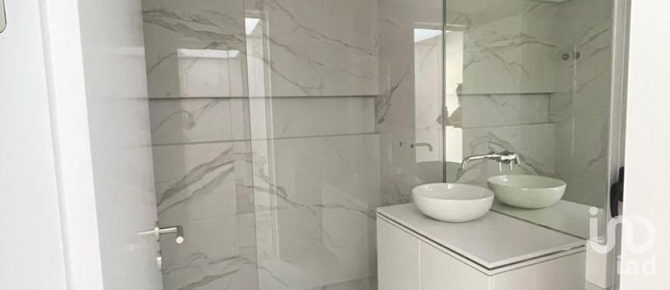 Casa T3 em Laranjeiro e Feijó de 161 m²