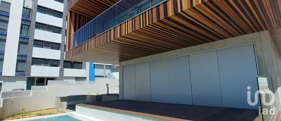 Casa T3 em Laranjeiro e Feijó de 161 m²