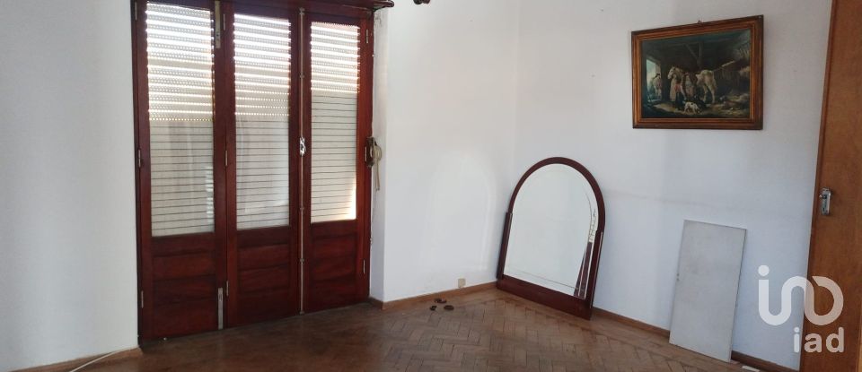 House T4 in São Domingos de Rana of 158 m²