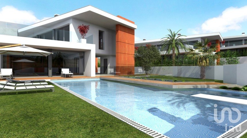Casa / Villa T4 em Ribamar de 540 m²