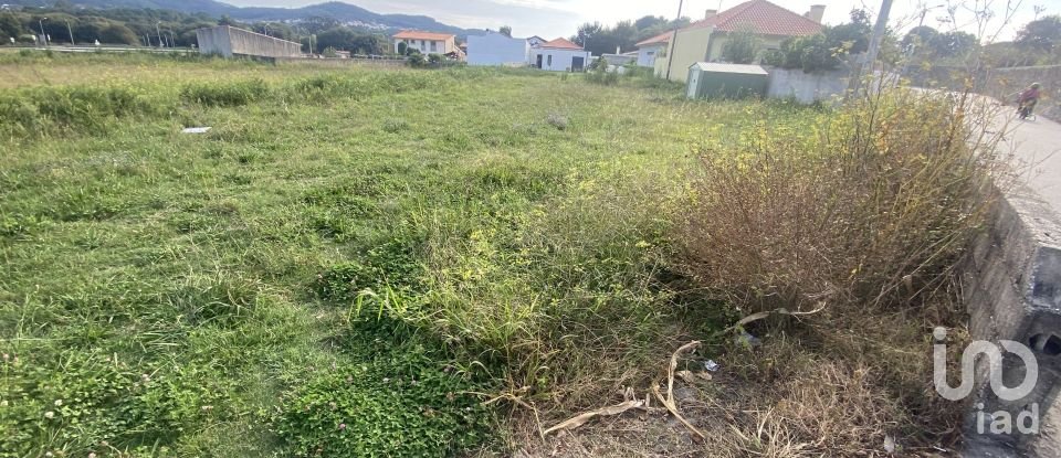 Terreno urbano em Vila Praia de Âncora de 1 748 m²