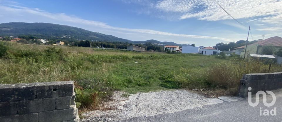 Terreno urbano em Vila Praia de Âncora de 1 748 m²