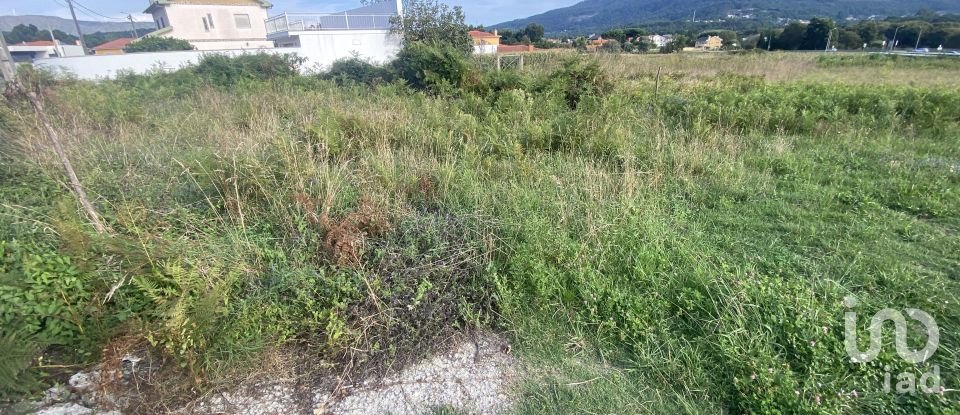 Terreno urbano em Vila Praia de Âncora de 1 748 m²