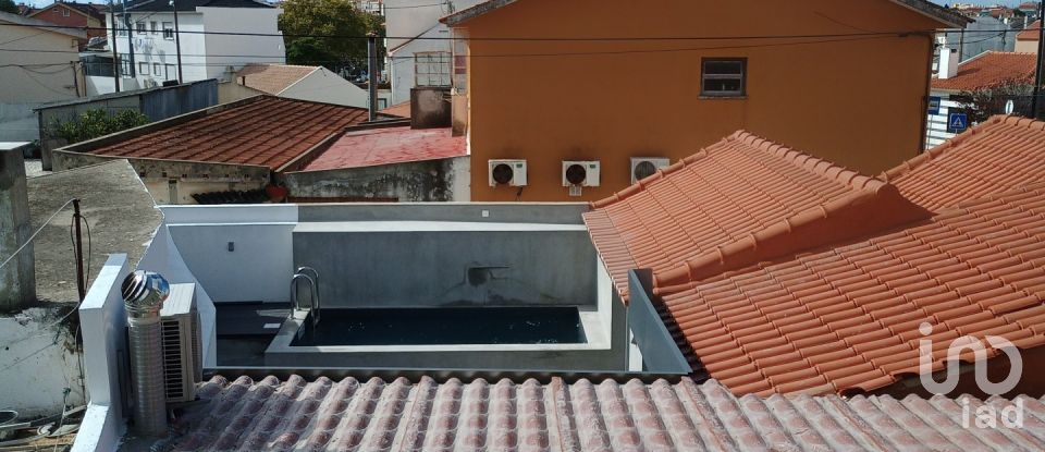 Maison T4 à São Domingos de Rana de 158 m²