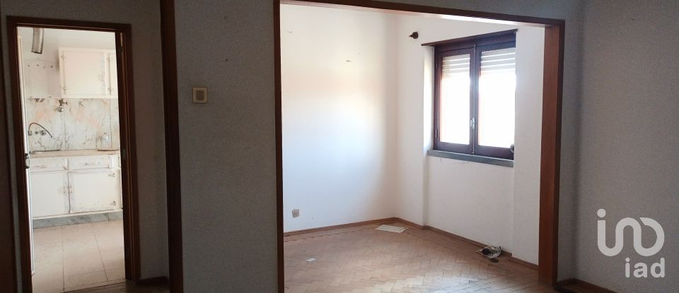 House T4 in São Domingos de Rana of 158 m²