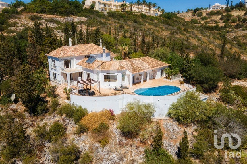 Moradia T6 em Albufeira e Olhos de Água de 375 m²