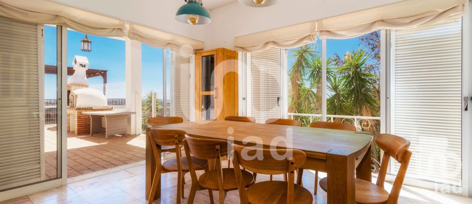 Moradia T6 em Albufeira e Olhos de Água de 375 m²