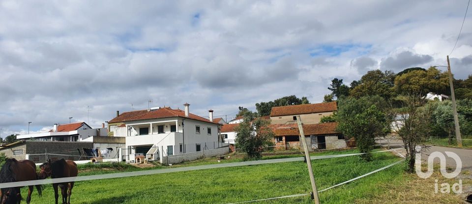 Casa / Villa T0 em Outeiro da Cortiçada e Arruda dos Pisões de 160 m²