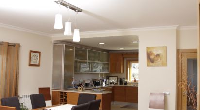 Maison traditionnelle T4 à Lamas de 578 m²