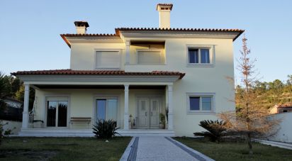 Maison traditionnelle T4 à Lamas de 578 m²