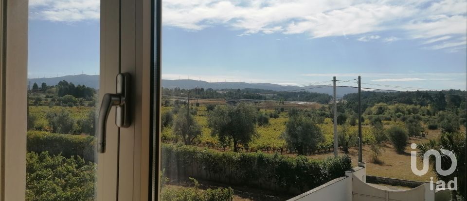 Casa tradicional T4 em Lamas de 578 m²