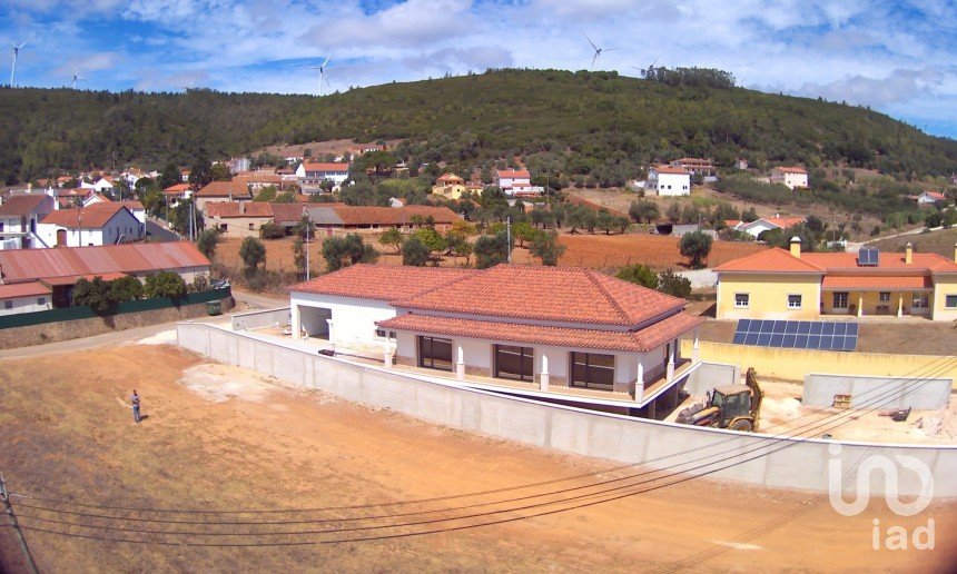 Maison T3 à Rio Maior de 260 m²