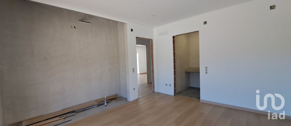 House T3 in Rio Maior of 260 m²