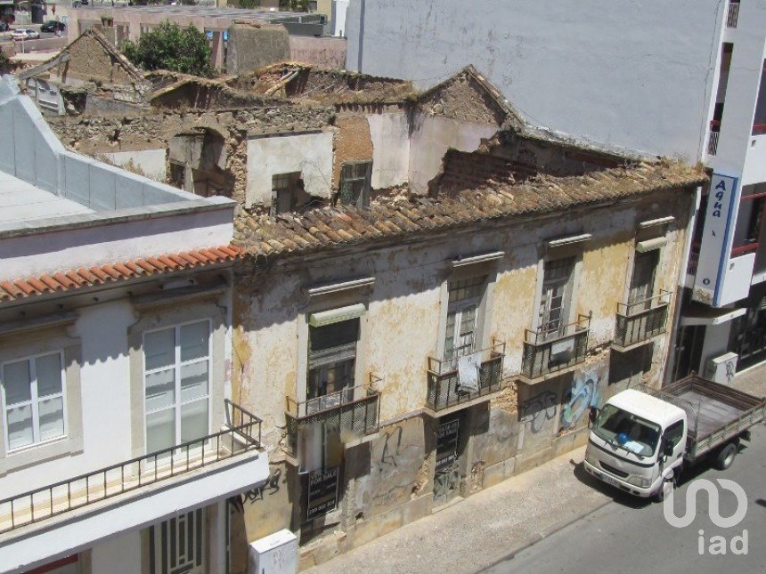 Terrain à Faro (Sé e São Pedro) de 316 m²
