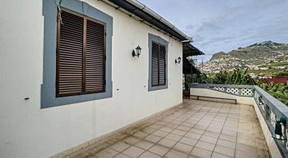 Gîte T3 à Câmara de Lobos de 137 m²