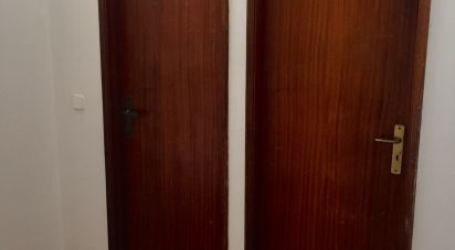 Boutique/Local commercial à Costa da Caparica de 48 m²